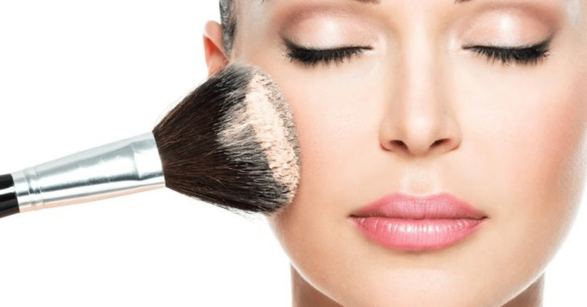 maquiagem que trata a pele