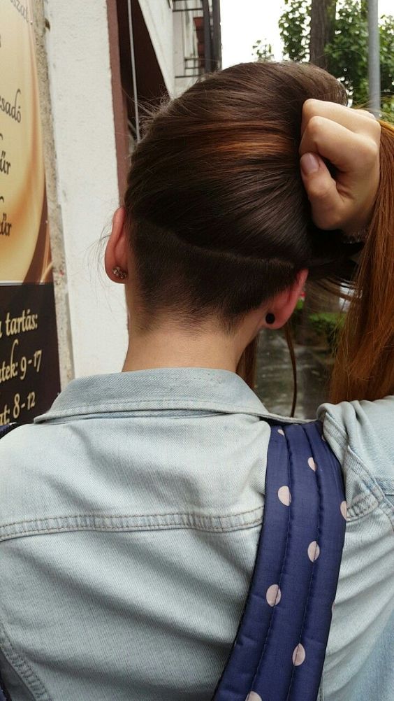 undercut feminino simples cabelo longo